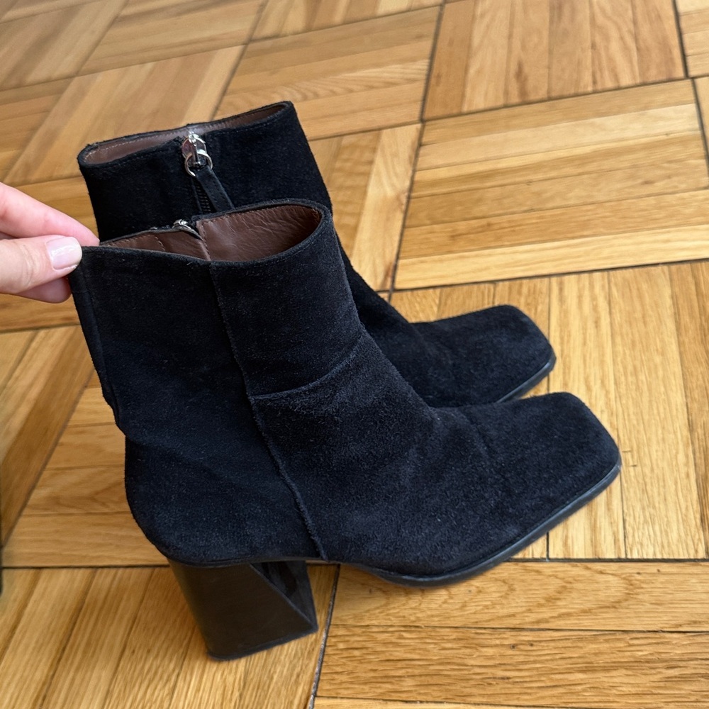 Aloha’s South Black Suede Heeled Boot - Picture 5 of 7